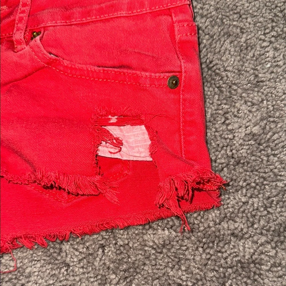 Bullhead Red Jean Shorts with Distressed Look - Picture 4 of 4
